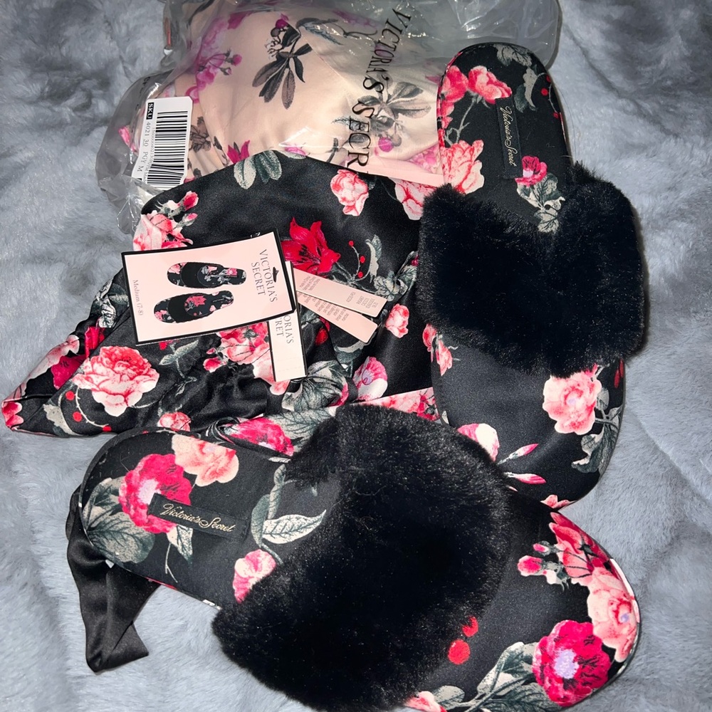 Victoria Secret Slippers ( M 7 / 8 ) Black/Pink & Floral